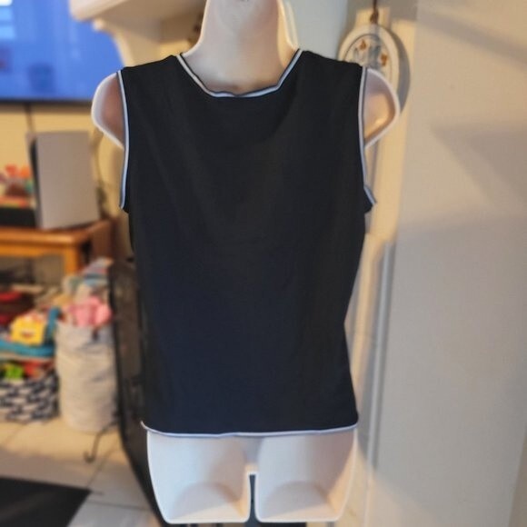 Talbots Sleeveless Black Business Blouse Square Neckline Size Small - Picture 3 of 3